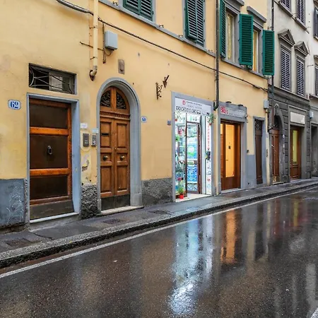 Palazzo Pitti & Boboli Comfortable Apartment Florence