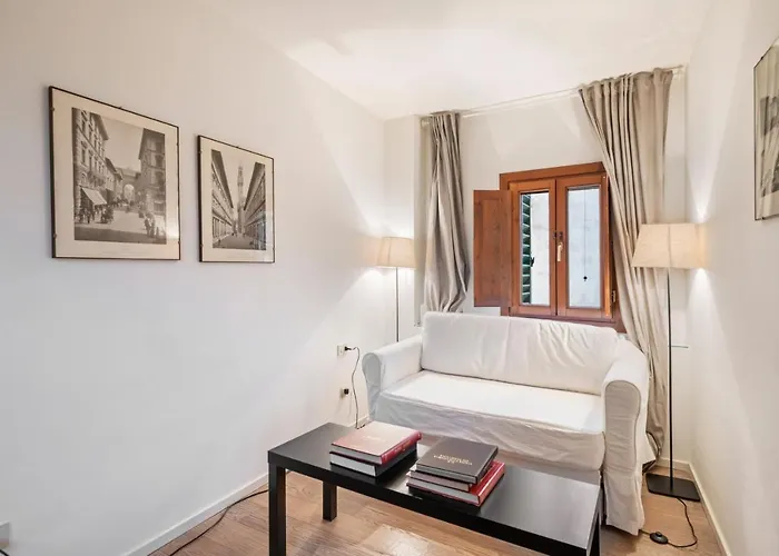 Guesthost - Palazzo Pitti & Boboli Comfortable *